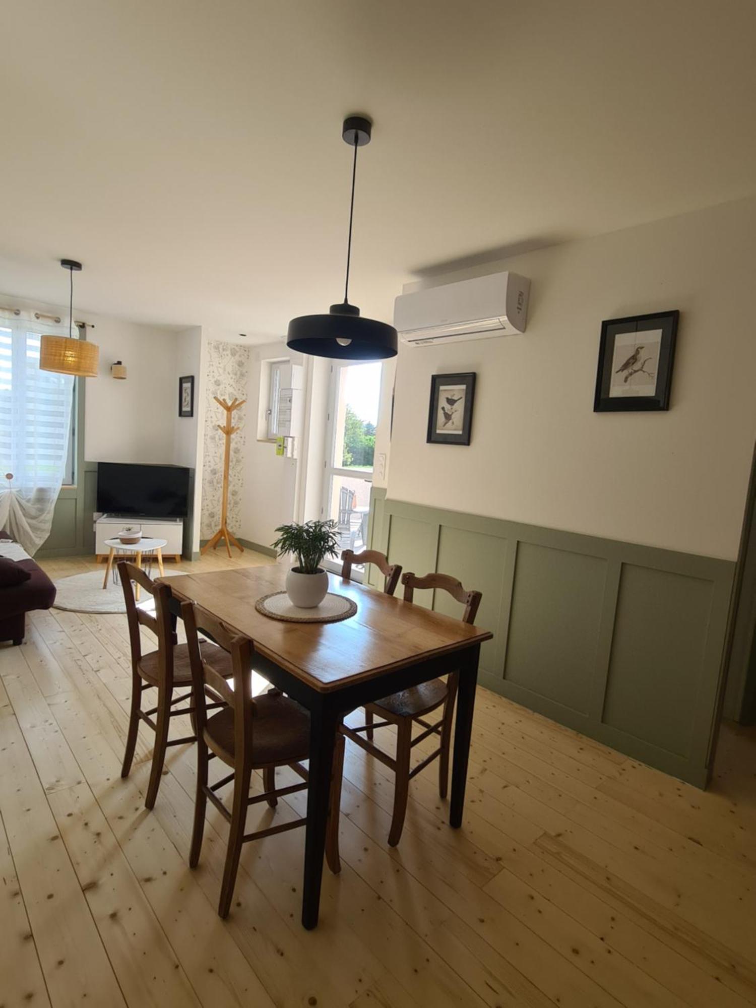 Le Nid Du Bosquet Appartement Issoire Buitenkant foto